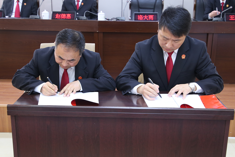 ǡԺͬ־뵳Աͼ鳤Ϻ鸣ǩ